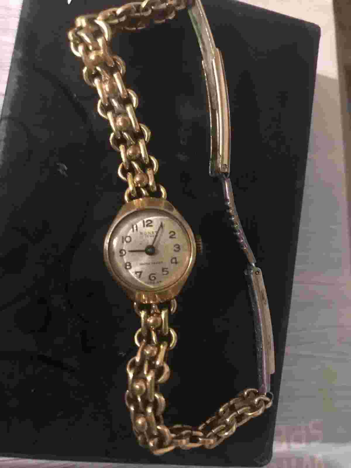 Gold Watch Women Vintage The Fastener Needs Adjusting It Keeps Coming Loose.