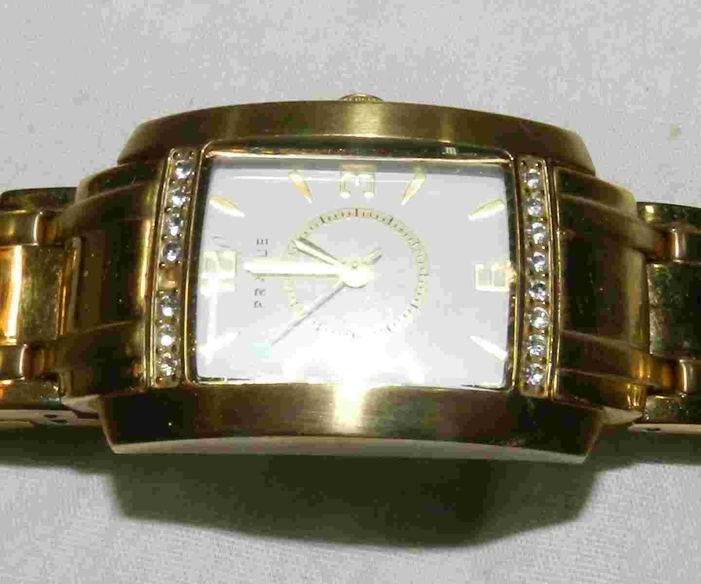 Women's Gold-tone with crystals Prague Watch D5778-02E needs battery