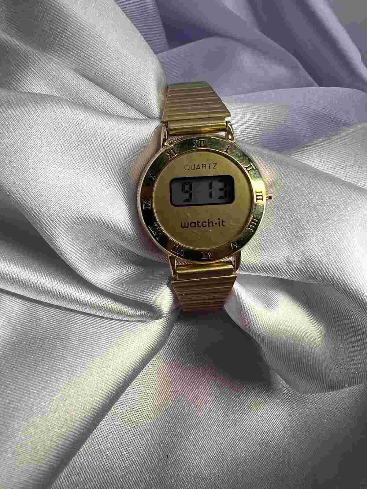 Vintage Gold Watch-It Digital Watch Women's 90s Y2k Preppy Dainty Petite Teen
