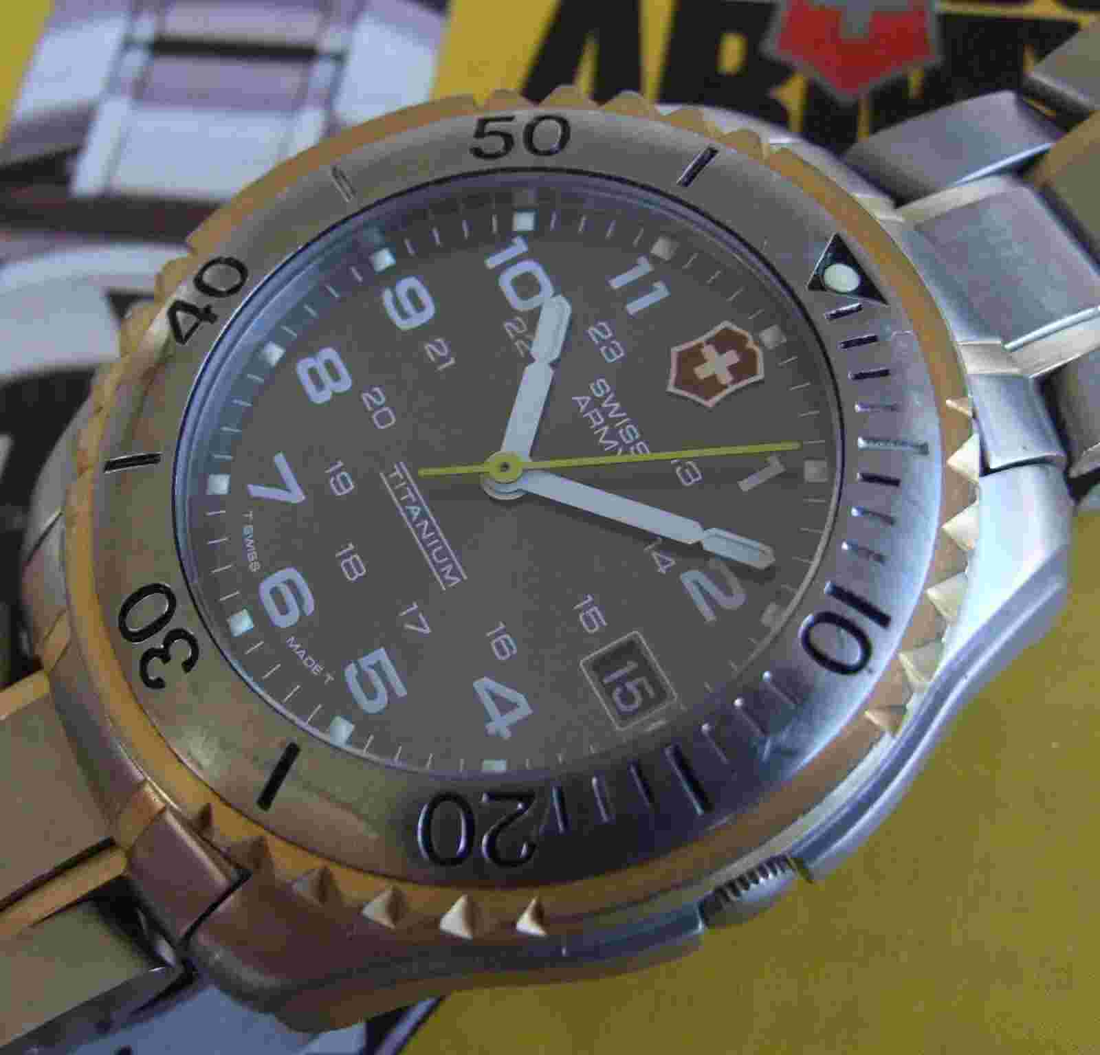 Rare SWISS ARMY~Men's RB330 TITANIUM TT Classic~RATCHET Bzl~Sapphire~Ti Bracelet