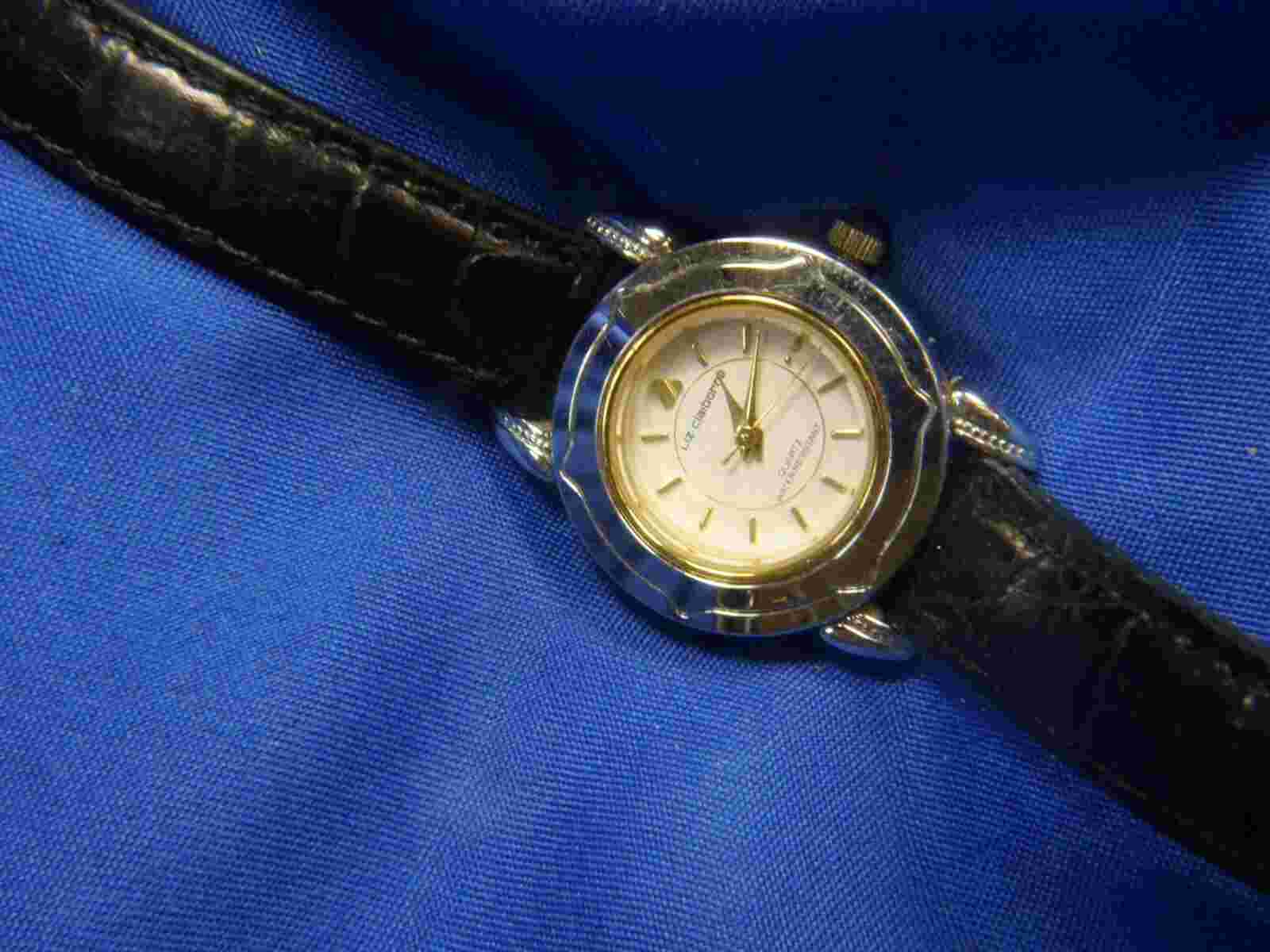 LIZ CLAIBORNE 117 WA5916 SILVER & GOLD TONE BLACK band WATCH FRESH BATTERY A15