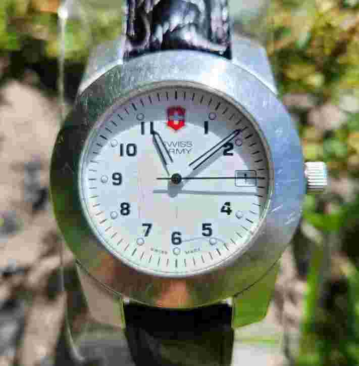 Swiss Army Watch PEAK 24966 White Dial Date Men's 38mm Watch WORKS NEW Battery!