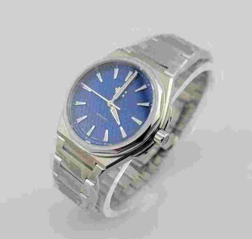 Christopher Ward The Twelve 36mm w/extra strap UNWORN!!!