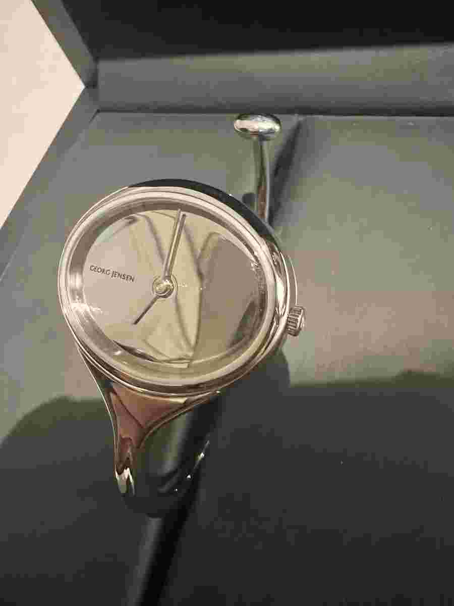 Georg Jensen Ladies' Watch # 328 - VIVIANNA OVAL Size M Excellent with box Rare!