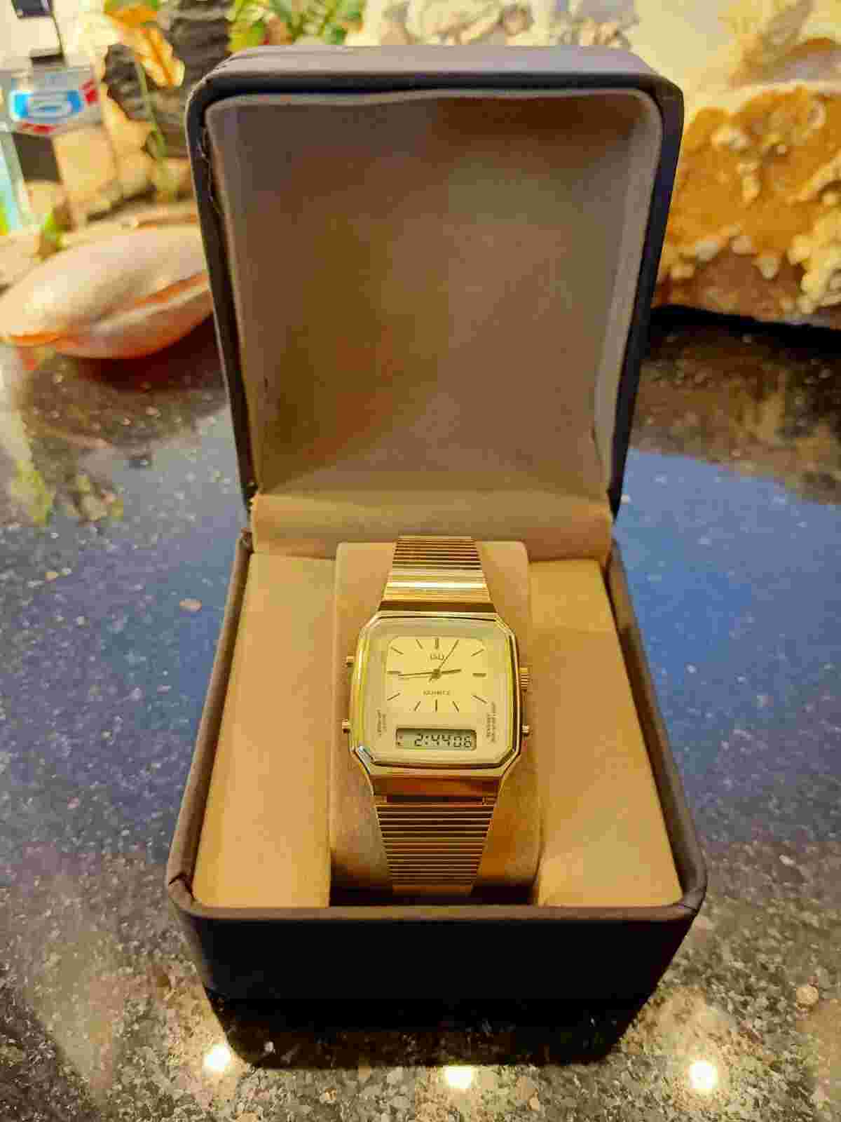 1980s Rare Golden Peel Digital And Analogue Q&Q Japanese Men's Watch NEVER USED
