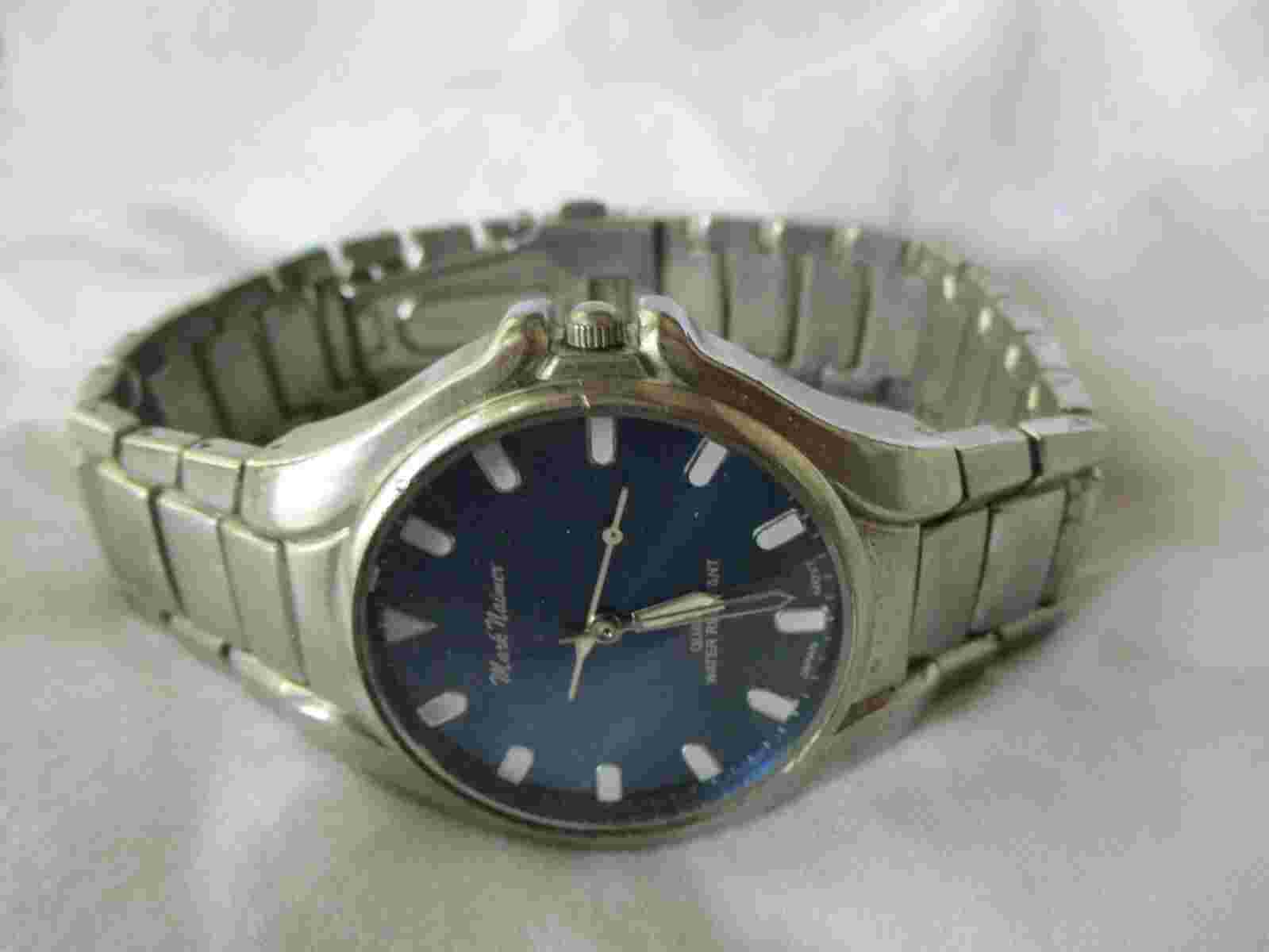 Mark Naimer Analog Wristwatch with Quartz Movement and Water Resistance