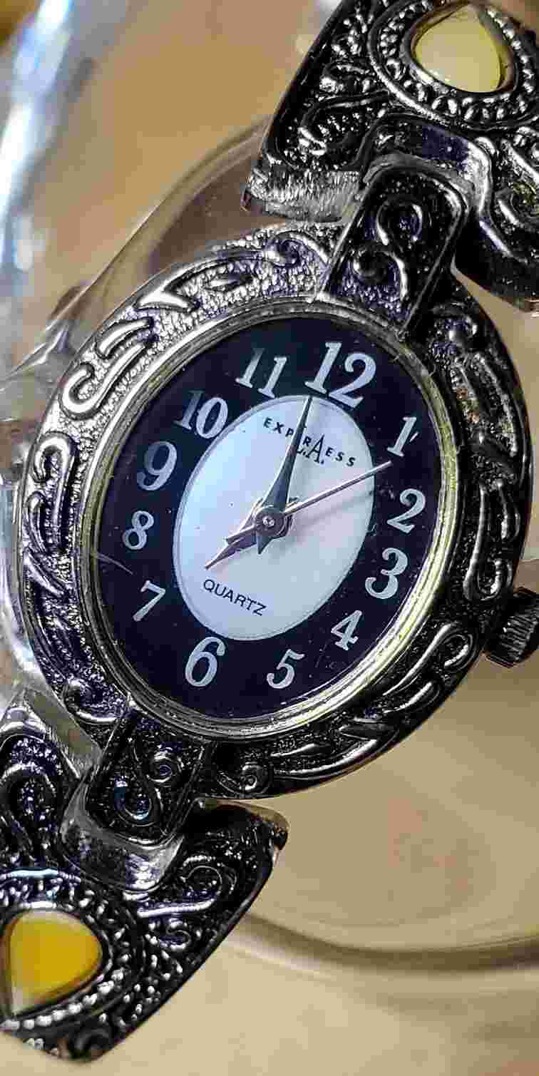 Vintage LA Express Quartz Ladies Bracelet Watch