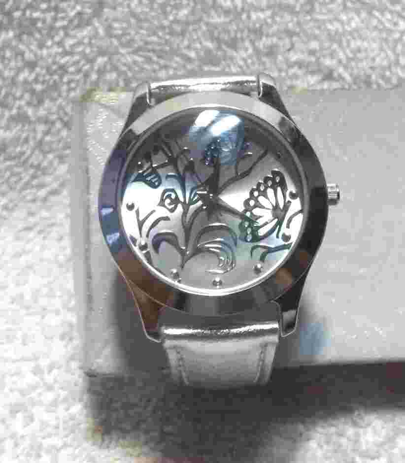 Mary Kay Quartz Watch Silver Tree Branch Dial Silver Band Case New Bat Works