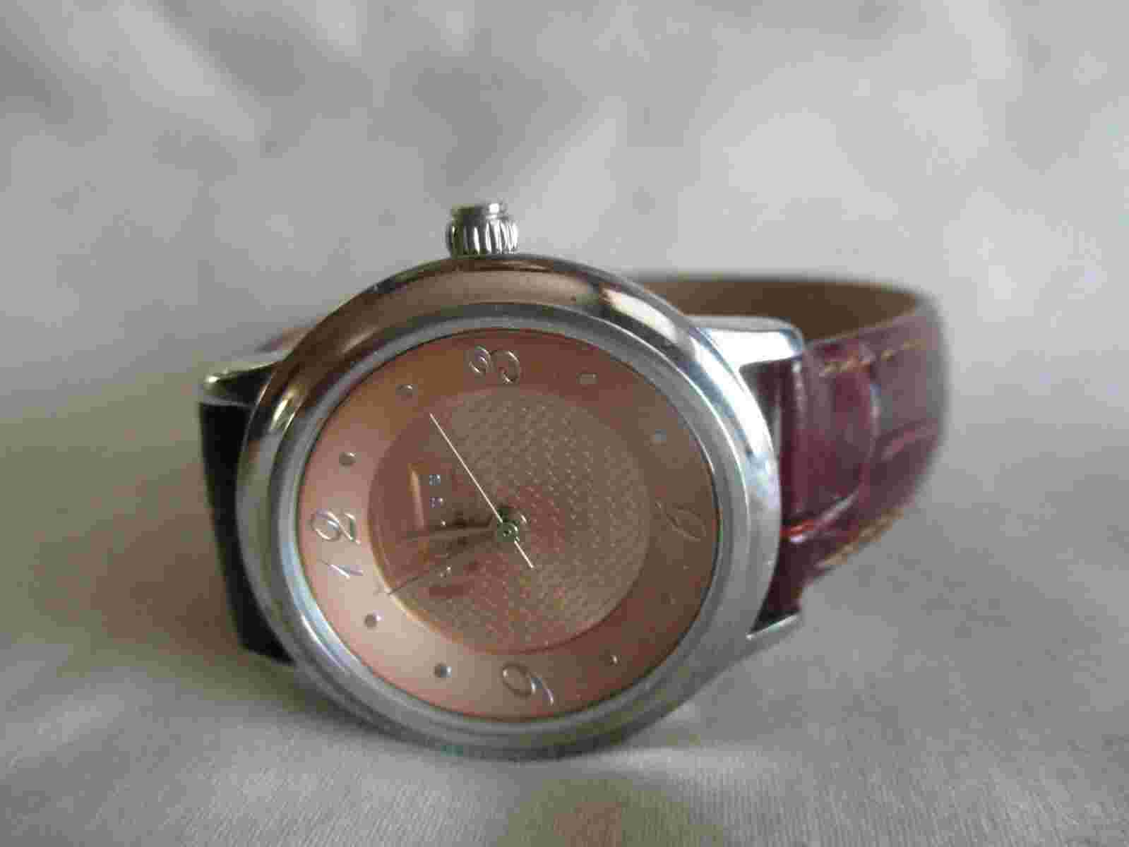 Cross Analog Wriswatch with a Buckle Band and Swiss Movement