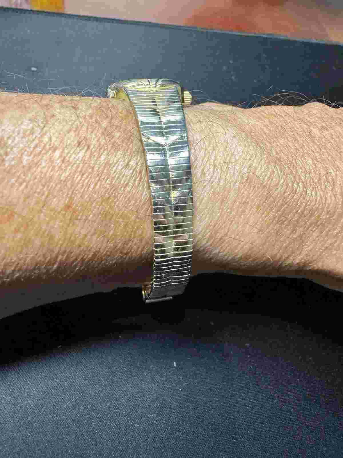 Sarah Coventry supreme Women’s Watch .  New battery