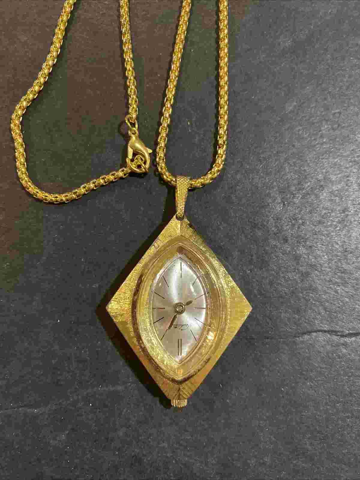 Vintage CHATEAU SWISS MADE Gold Tone Wind Up Mechanical PENDANT WATCH