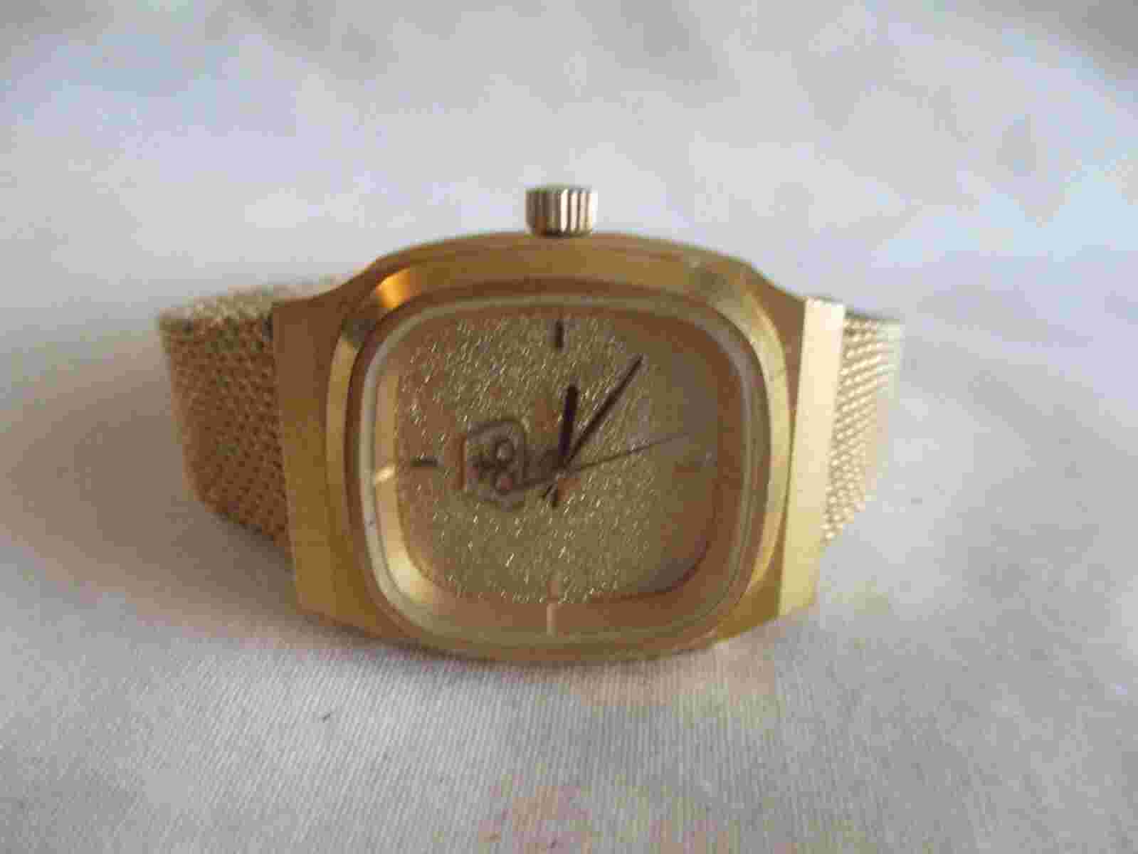 Jostens Swiss Made Wristwatch 1/40 10K R.G.P. Band Collectible