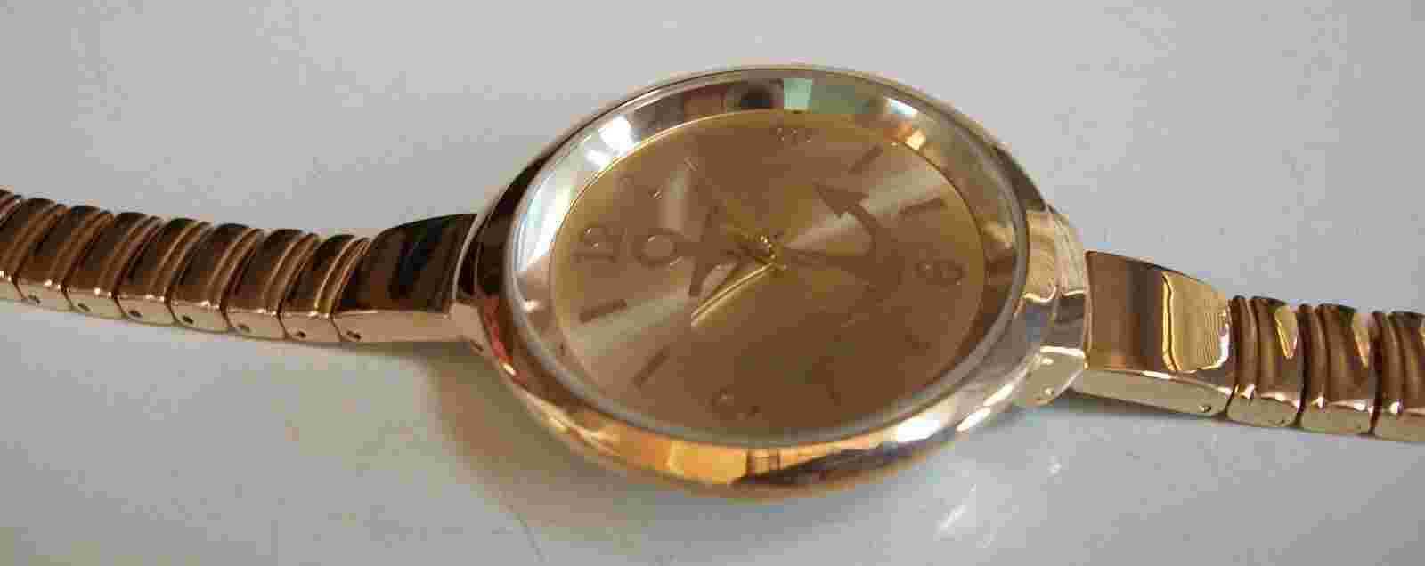 Women's Gold Finish Anchor Fashion Casual Wear Wrist Watch