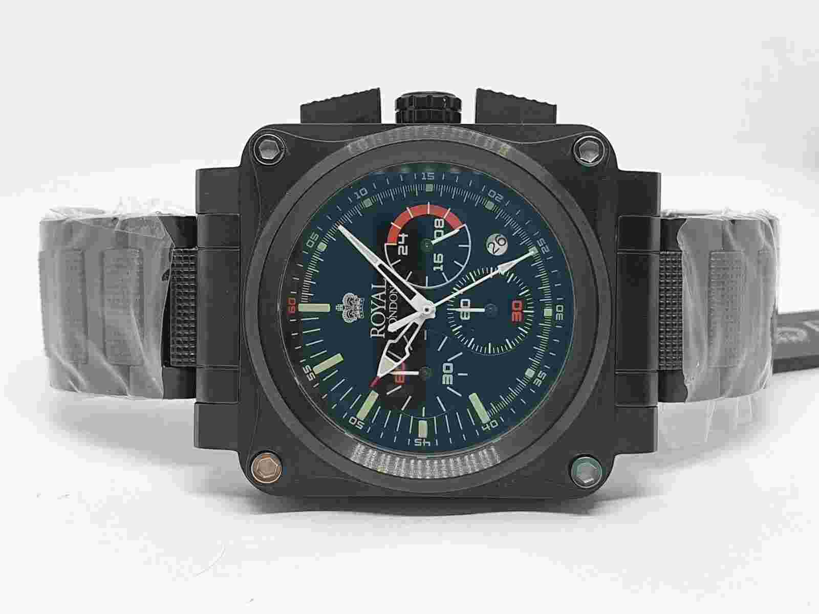 vintage Royal London Chronograph Watch never used mint on bracelet 43 mm