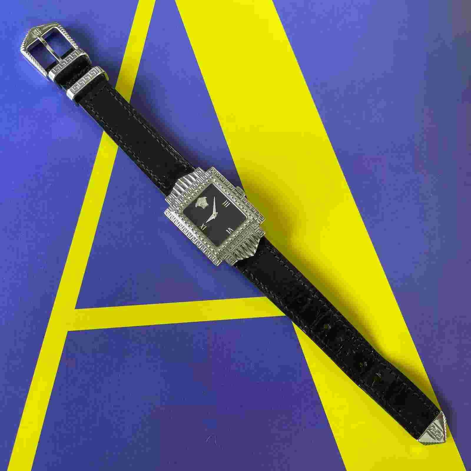 GIANNI VERSACE SIGNATURE Gold Plated G20 Women's Watch from 1997 Black & Silver