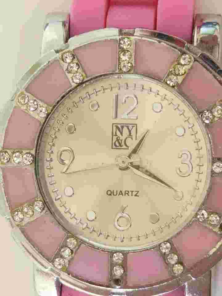 NY&C Woman's Pink Dive Style Watch NEW BATTERY
