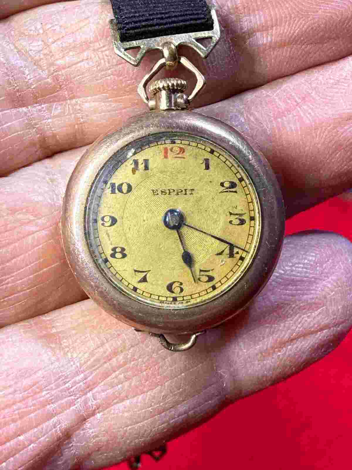 Vintage **ESPRIT** 15 J Pocket Watch 10 1/2 Ligne  AA-59.   **NOT WORKING**