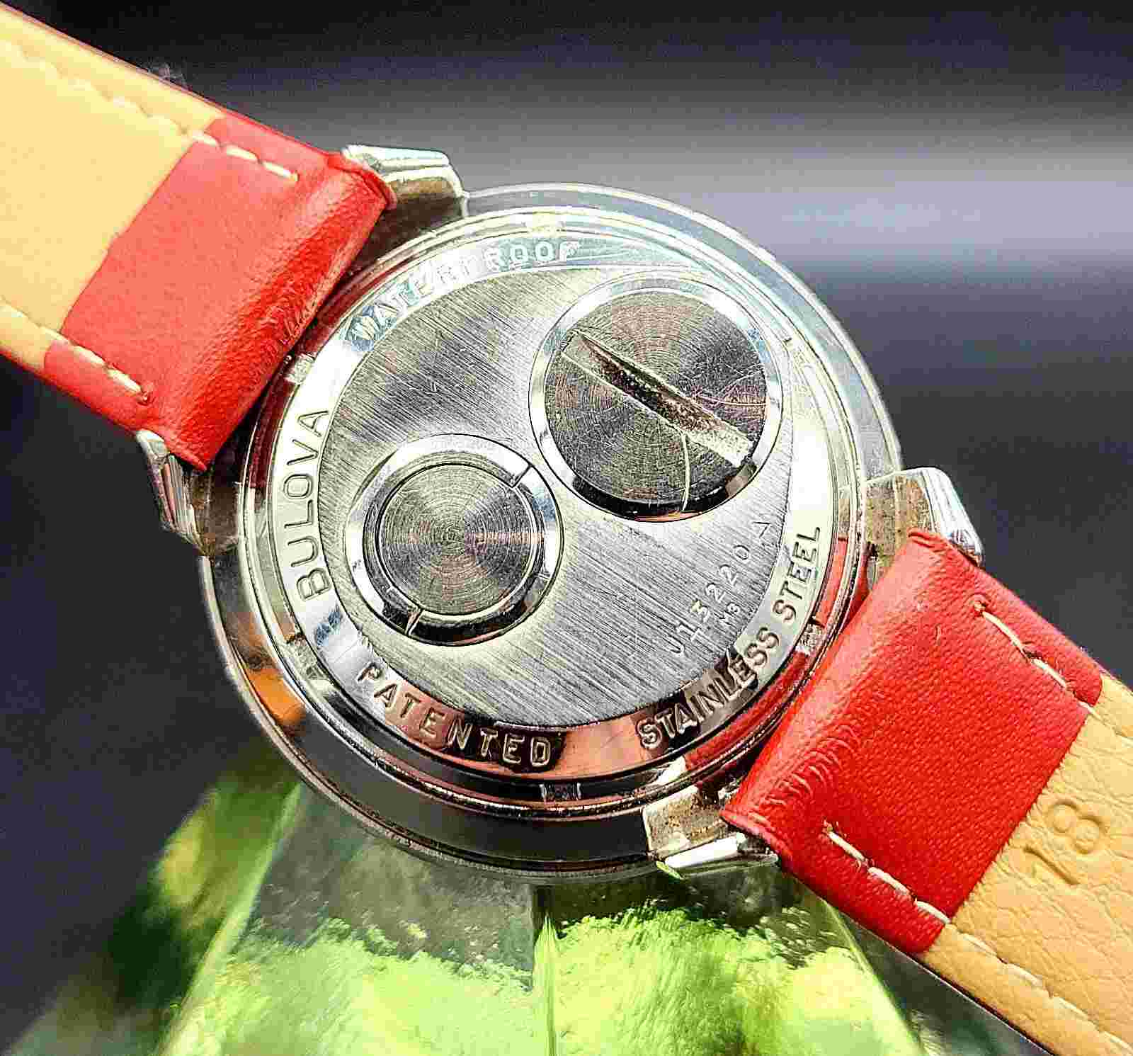 Vintage ACCUTRON "Astronaut" 1960's Tunning Fork Men's Watch W/ Superb Dial !!