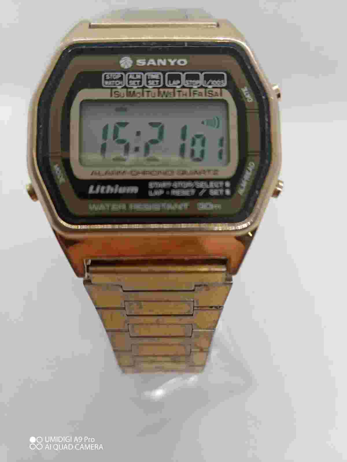 Rare Vintage SANYO Alarm Chrono Quartz WR 30m Watch