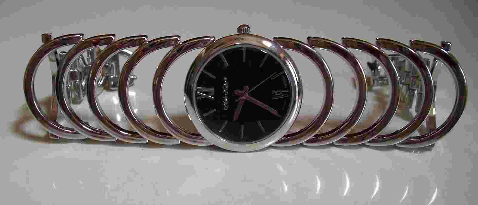 Women's Fashion Black Dial  Silver Finish Dress Up Or Casual Wrist Watch