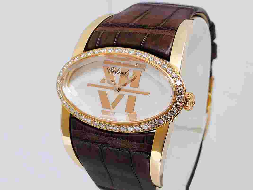 Chopard Happy Diamonds
Classic Lady's Happy Oval Diamonds 139018 18K Rose Gold