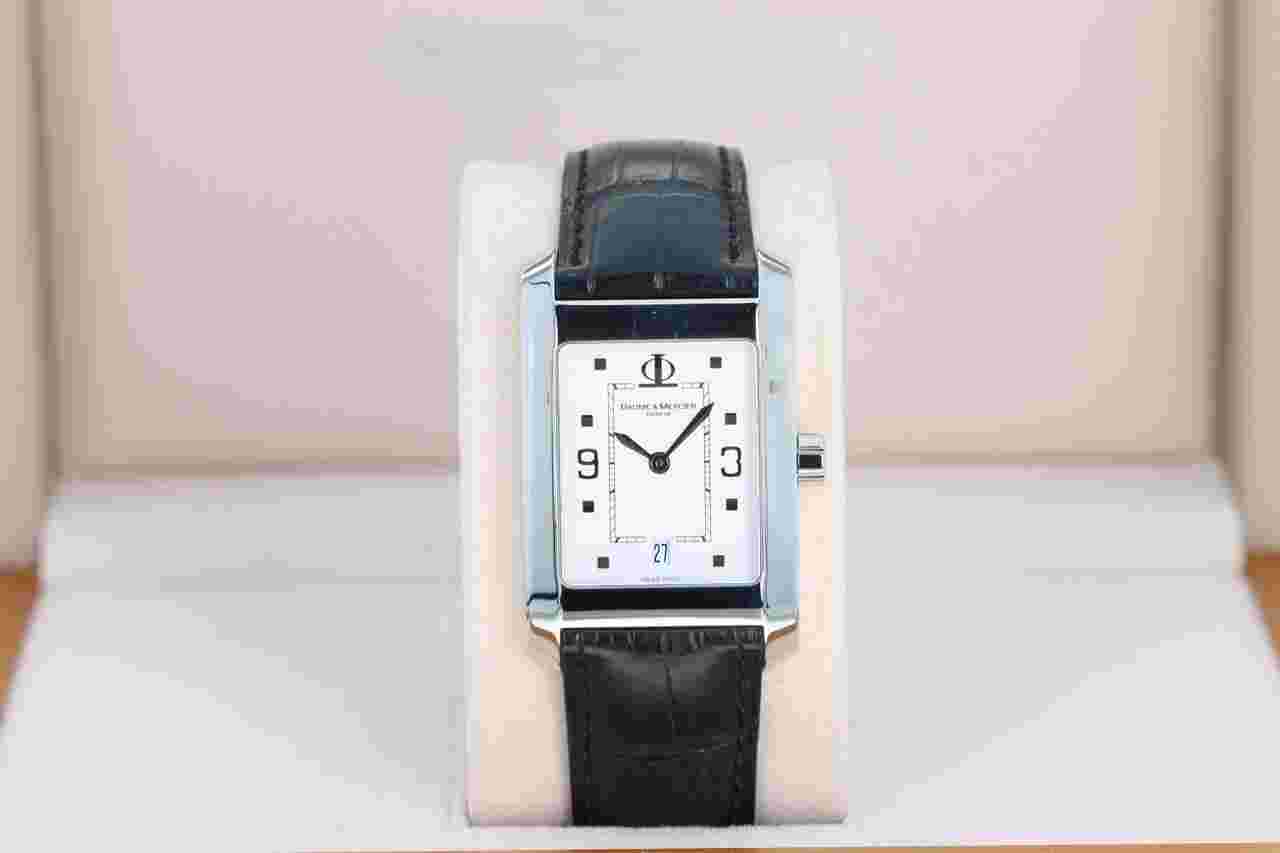 Baume & Mercier Hampton
Classic XL Quartz White Dial - Steel on Strap 8609