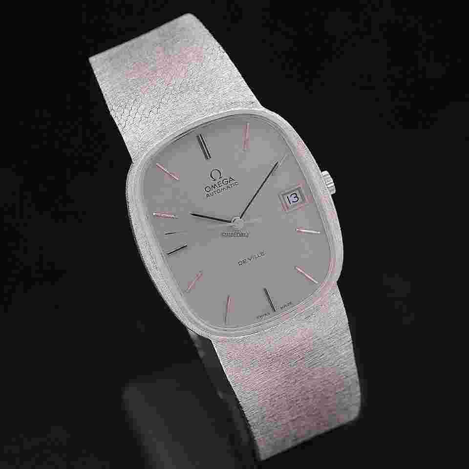 Omega
18 kt white gold ref 8312 automatic cal 671 serviced