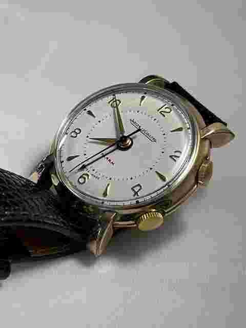 Jaeger-LeCoultre Memovox
EUROPEAN Alarm 18K Gold Plated Vintage Just 2000 Was Produced Cal.601 Swiss