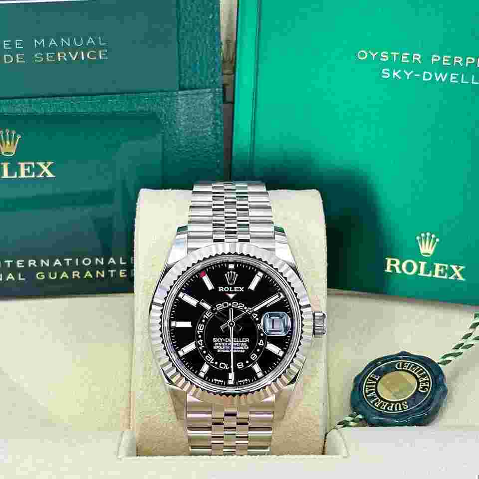 Rolex Sky-Dweller
DISCONTINUED Mint 2022 42mm Black Dial Jubilee 326934-0006