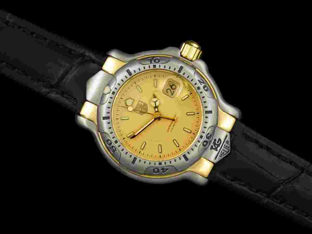 TAG Heuer 6000
Professional 6000 Ladies Divers Stainless Steel & 18K Gold Plated Watch - WH1353