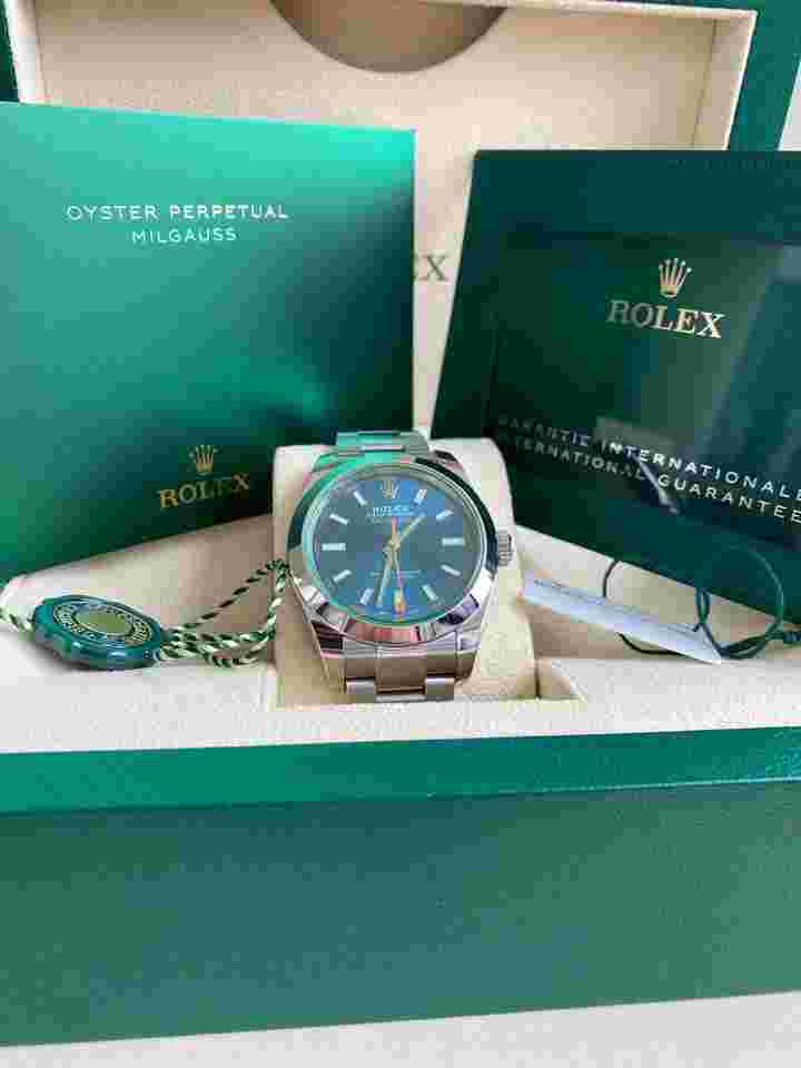 Rolex Milgauss
116400GV DISCONTINUED Blue Dial Green Crystal - 2023 Complete Set