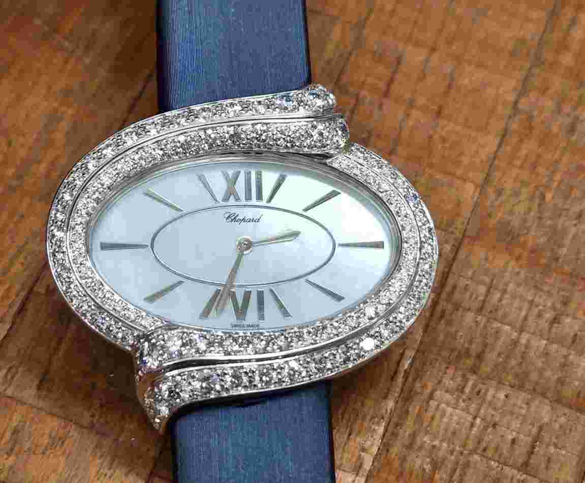 Chopard Happy Diamonds
White Gold Dazzling Diamonds NEW UNWORN 139329-1001
