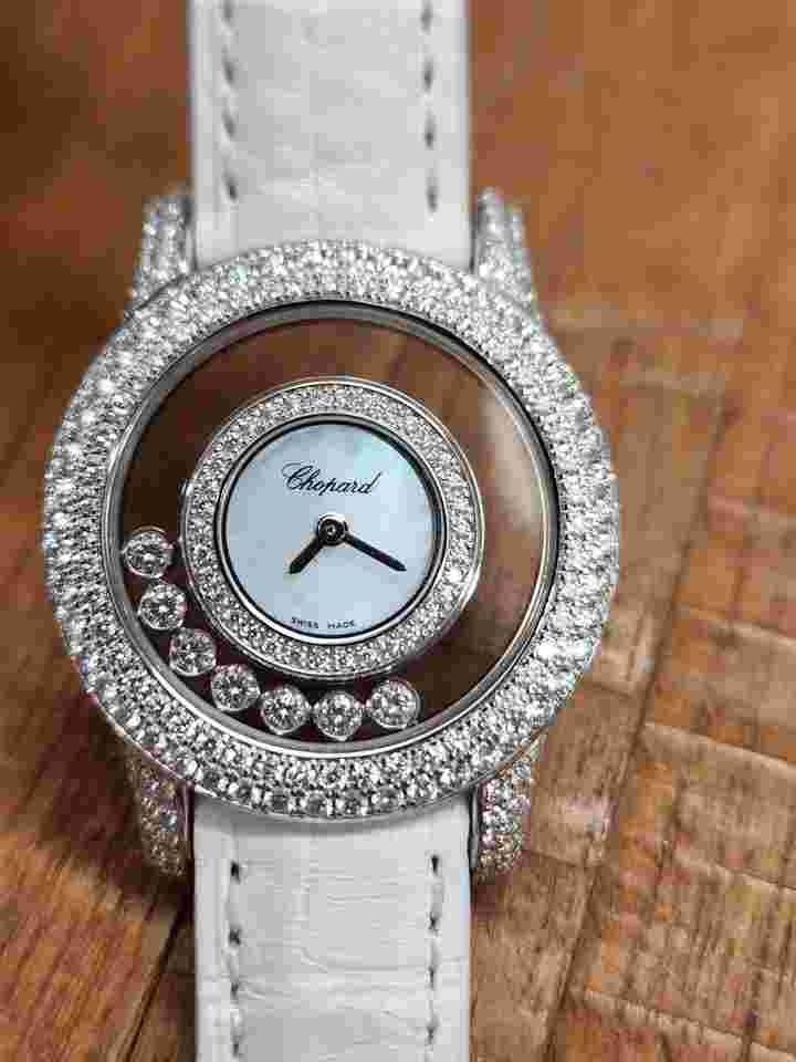 Chopard Happy Diamonds
30mm Quartz UNWORN 209177-1001