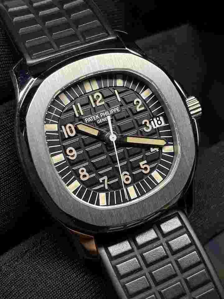 Patek Philippe
Aquanaut 5060 1st model « Nautilus Aquanaut »