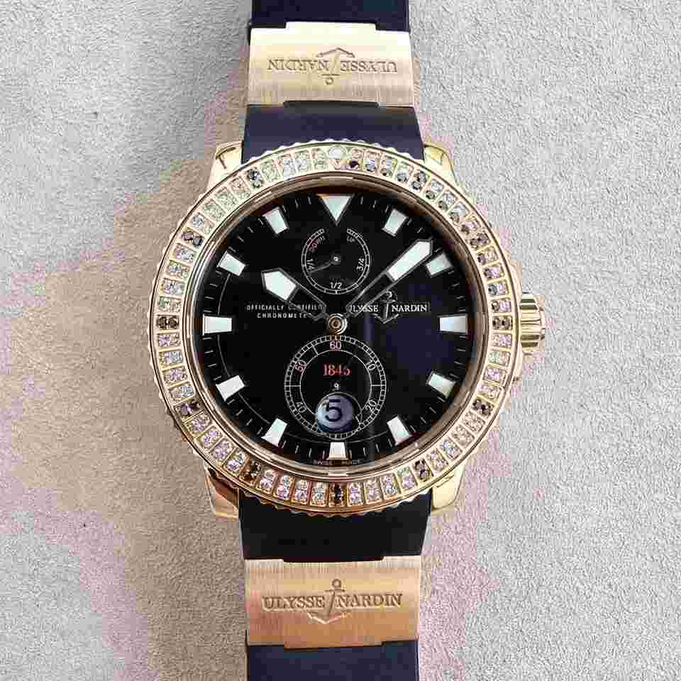 Ulysse Nardin Maxi Marine Diver
42.7mm Rose Gold