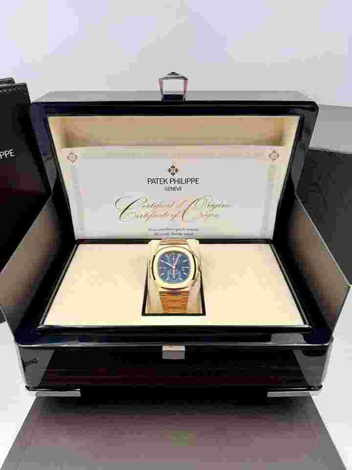 Patek Philippe Nautilus
5990/1R Nautilus Travel Time Rose Gold Blue Dial Unworn