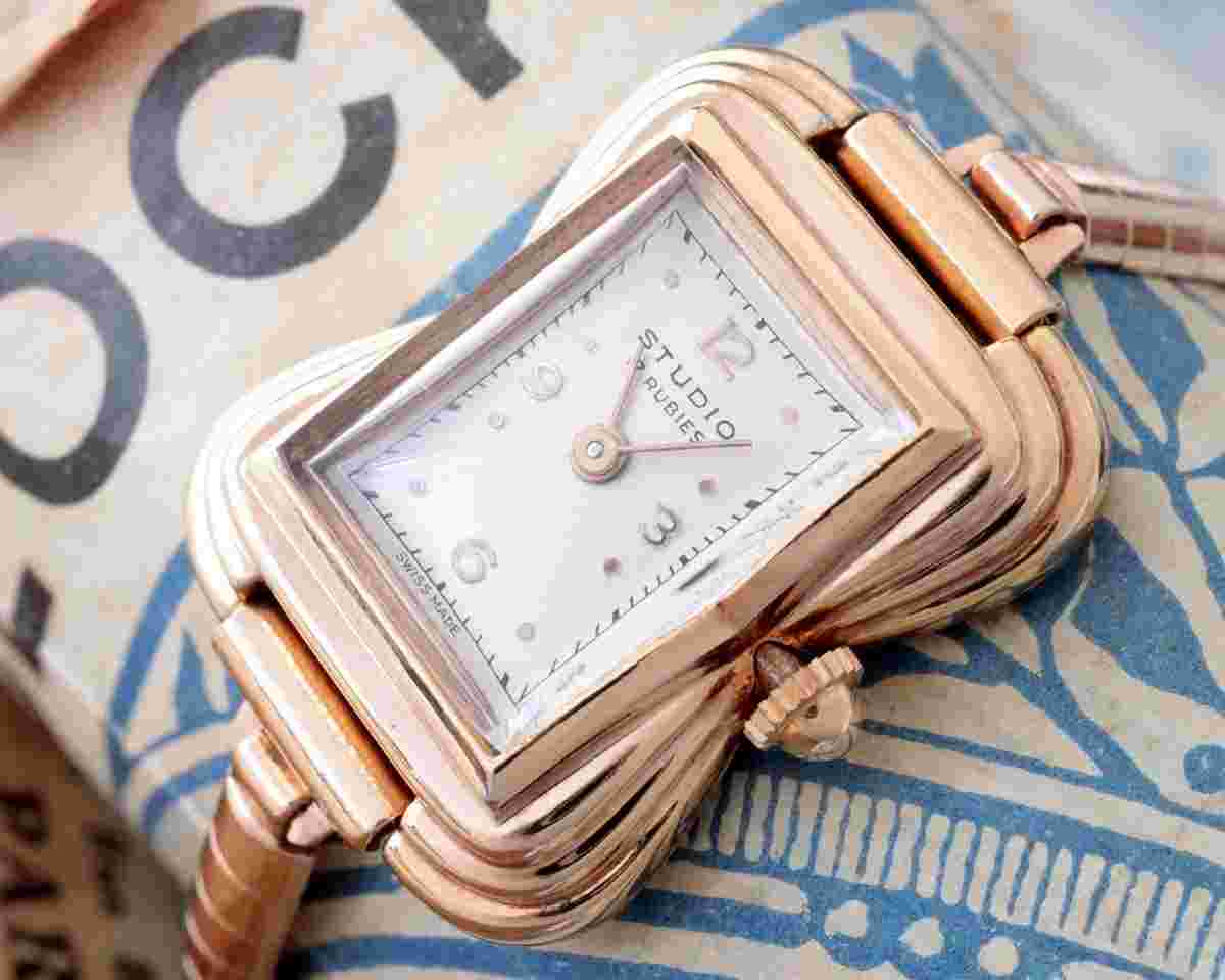 Studio (Vulcain) New Old Stock rare 60's cocktail vintage watch NOS fancy shape