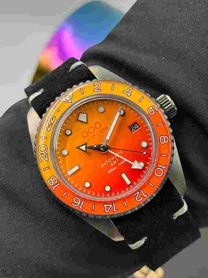 Out of Order Shaker Automatic GMT Sex On The Beach