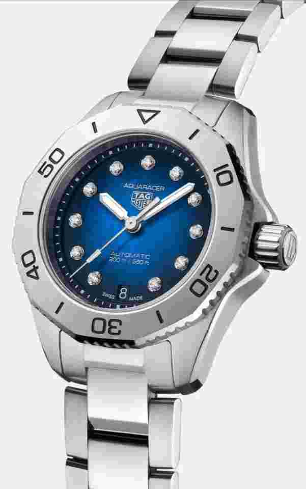 TAG Heuer Aquaracer Lady
Automatic 30mm Radiant Blue Diamond Dial NEW UNWORN IN PLASTIC WBP2411.BA0622