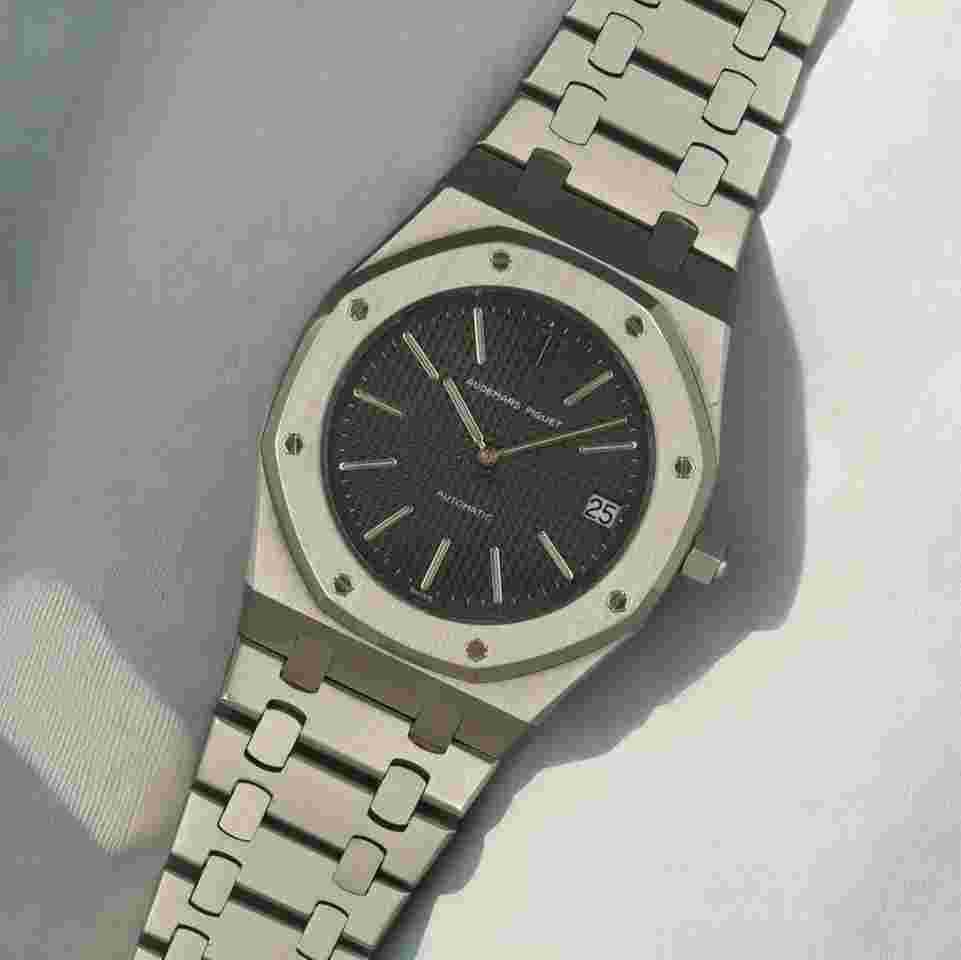 Audemars Piguet Royal Oak Jumbo
SWISS only Tritium