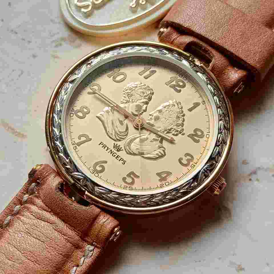 Pryngeps Appia Antica St.Steel/Gold Plated YG - Silver Vintage 90 NOS - Unisex Ø 32 mm Beautiful champagne dial with bas-relief and numerals appl