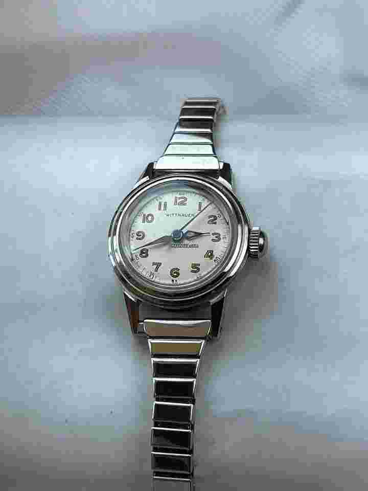 Wittnauer
Longiness Doctors Medical Ladies Stainless Steel Screw Down Case Back Vintage Swiss Made