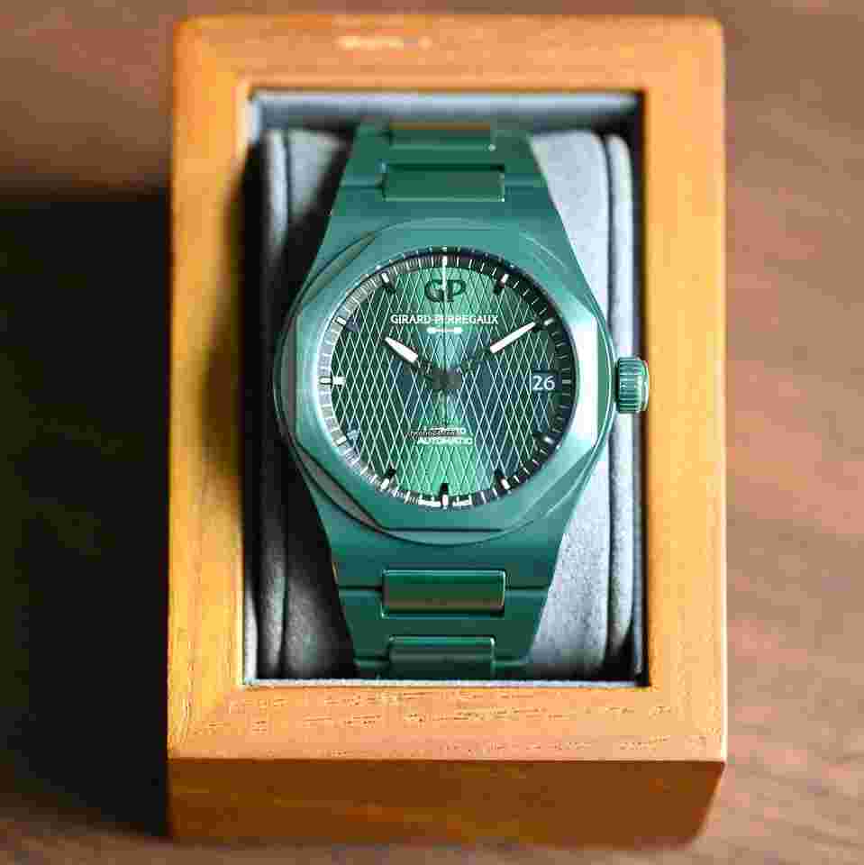 Girard Perregaux Laureato
81010-32-3081-1CX