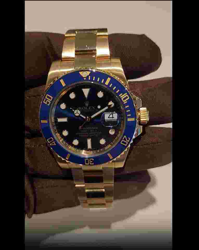 Rolex Submariner Date
40mm YG - Blue Ceramic Bezel - Blue Dial - Oyster Bracelet 116618LB