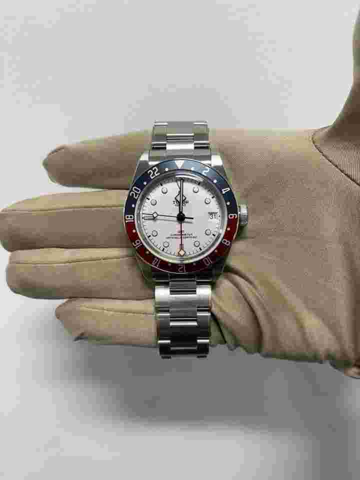 Tudor Black Bay GMT
79830RB Black Bay GMT Pepsi Bracelet White Dial NEW 2023