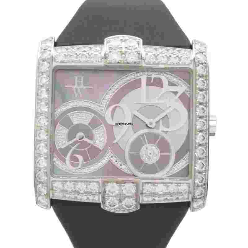 Harry Winston Avenue
Squared A2 Ladies 18K White Gold & Diamonds Lady's Watch