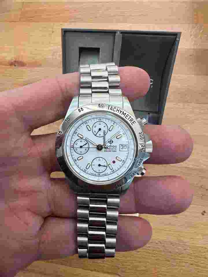 Zodiac
Red Point Automatic Chronograph Box Papers