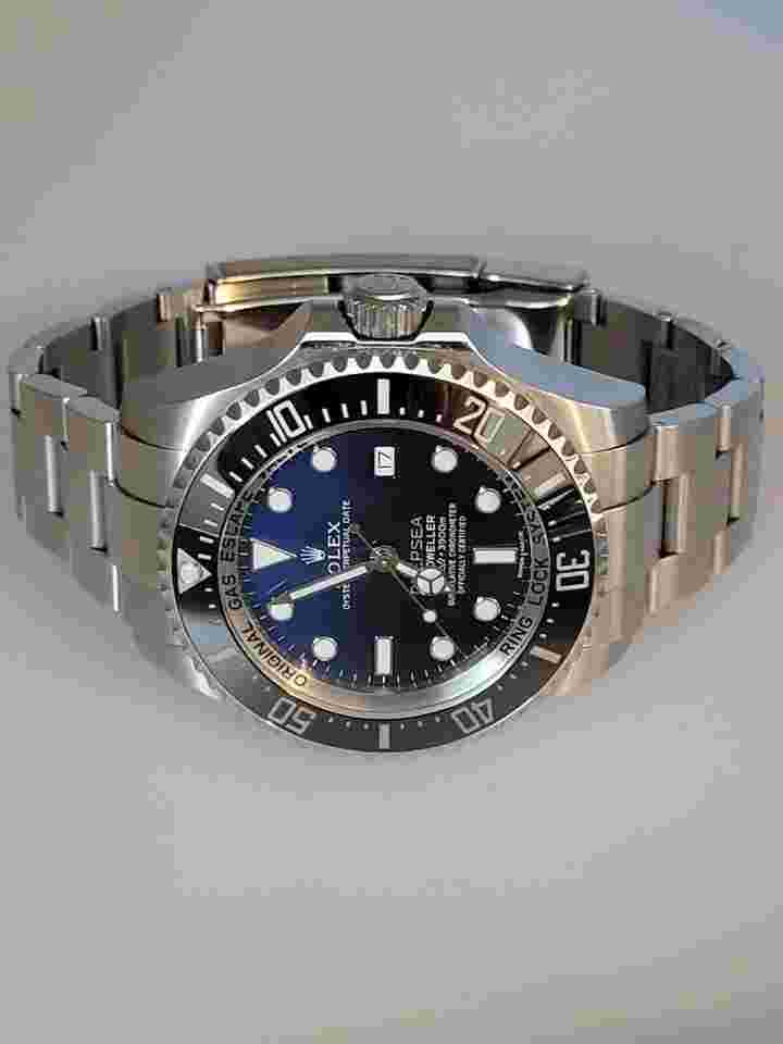 Rolex Sea-Dweller Deepsea
James Cameron 116660 S/s 44mm Pro Divers' Watch