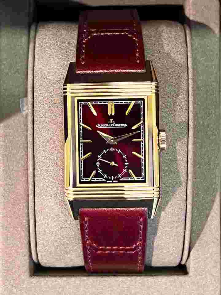Jaeger-LeCoultre Reverso
Boutique New 2025 Tribute Small Seconds Rose Gold Burgundy Dial Q713256J