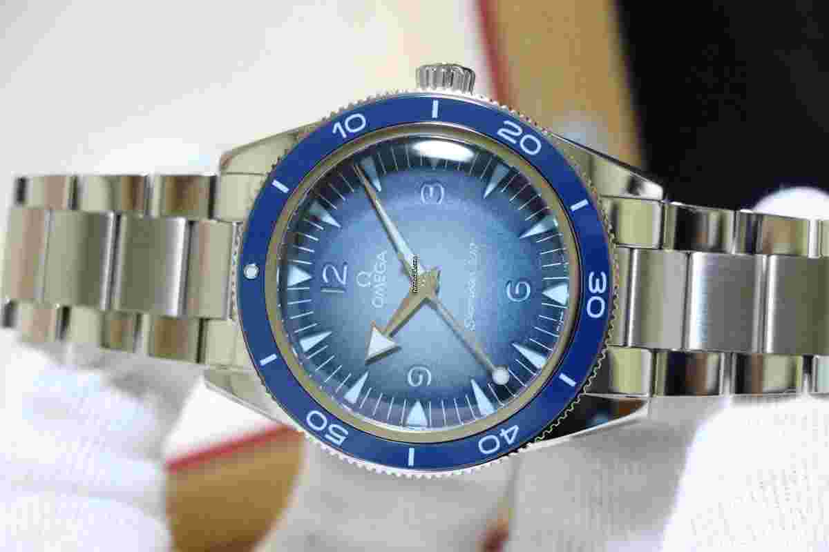Omega Seamaster
234.30.41.21.03.002 Automatic 2023 Steel Very good